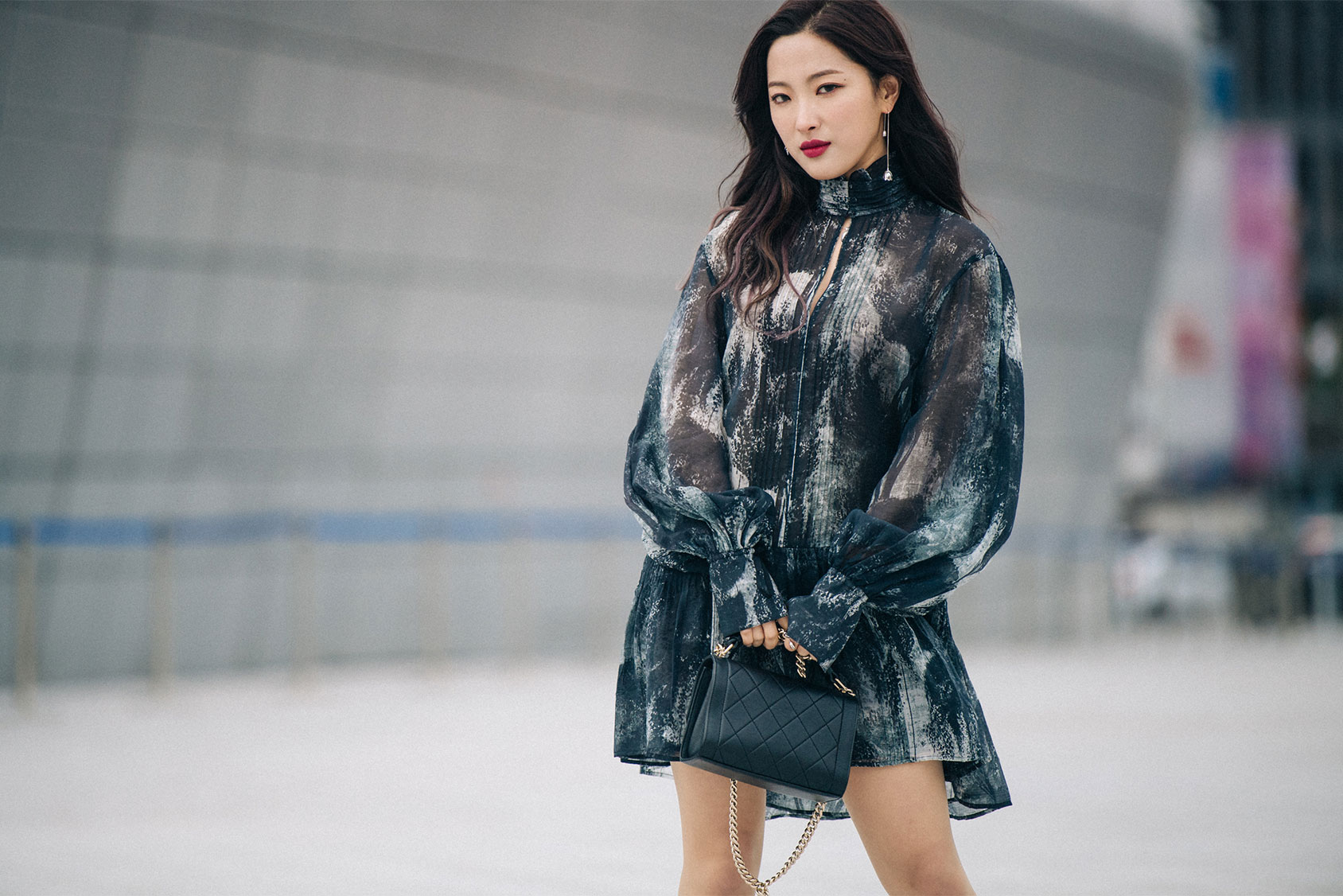 JUNG JU LEE CON UN VESTIDO DE H&M