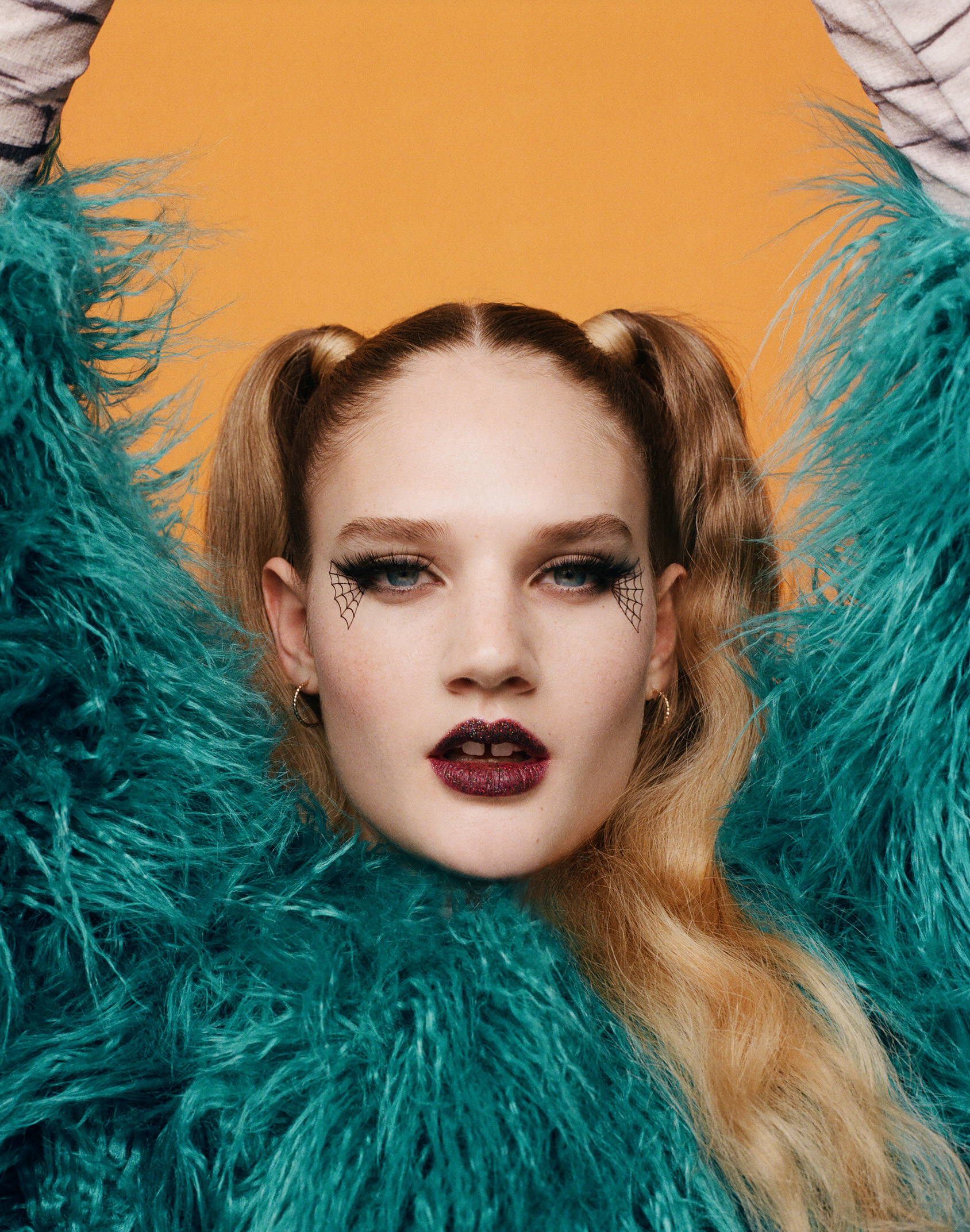 This Halloween S Best Express Makeup Look H M It